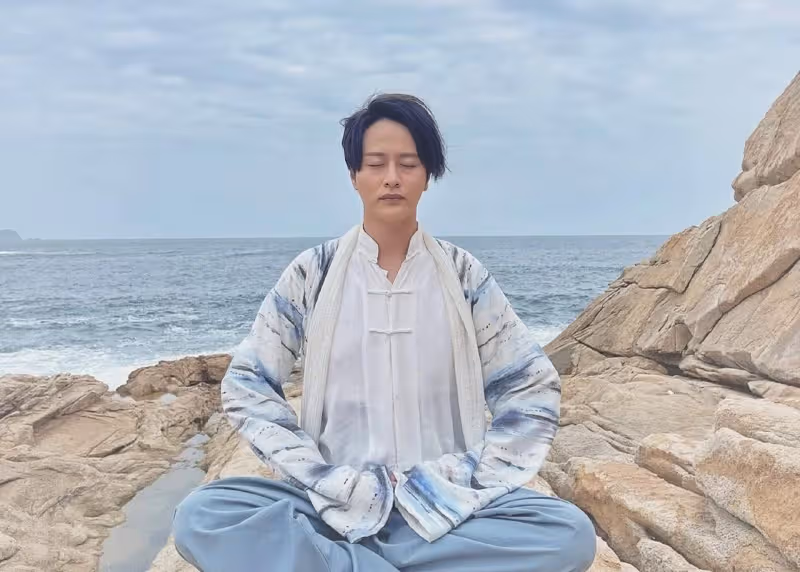 又走一個!TVB男星謝東閔突然宣布離巢,原諒女友出軌人夫