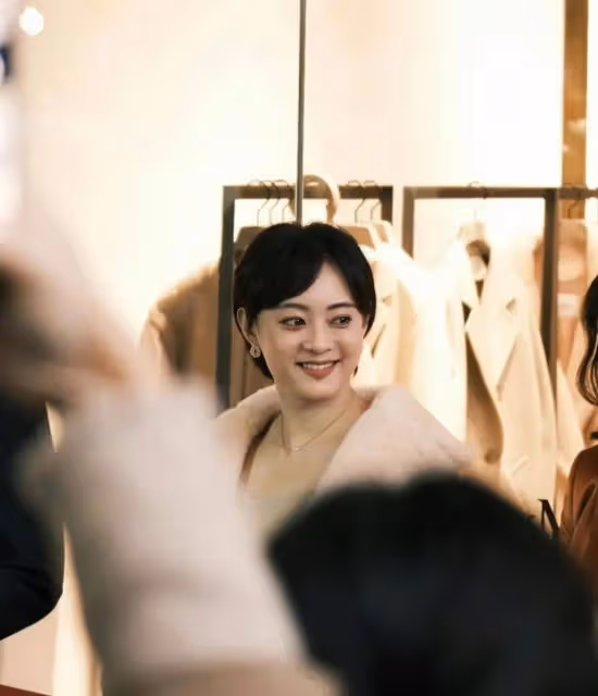 孫儷的腳背彎成90度了,還能笑眯眯的,這腳得舒服嗎??