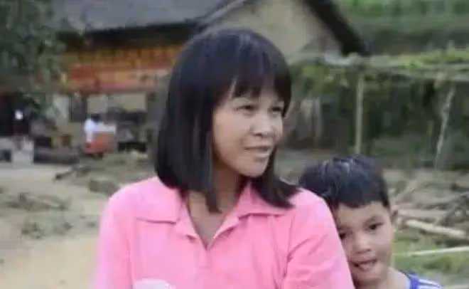19歲嫁給49歲農民工，因丈夫想拴住她，婚後「21年連生15胎」的陸紅蘭，現在怎樣了？