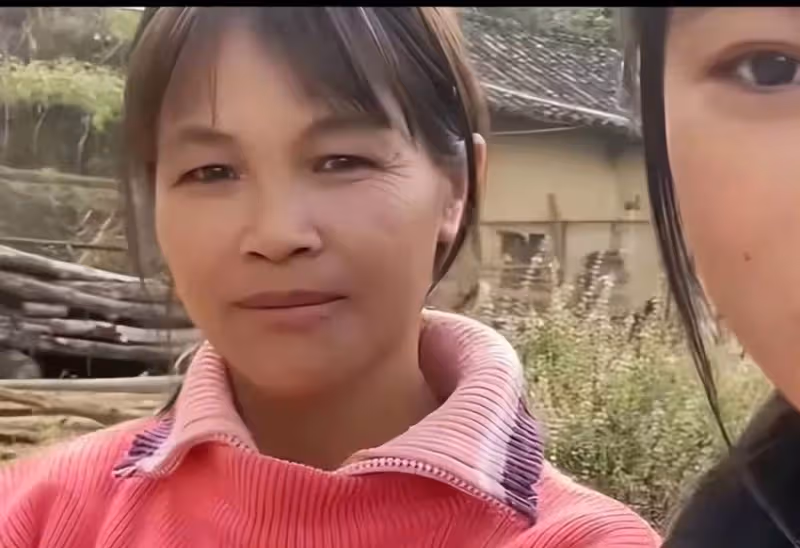 19歲嫁給49歲農民工，因丈夫想拴住她，婚後「21年連生15胎」的陸紅蘭，現在怎樣了？