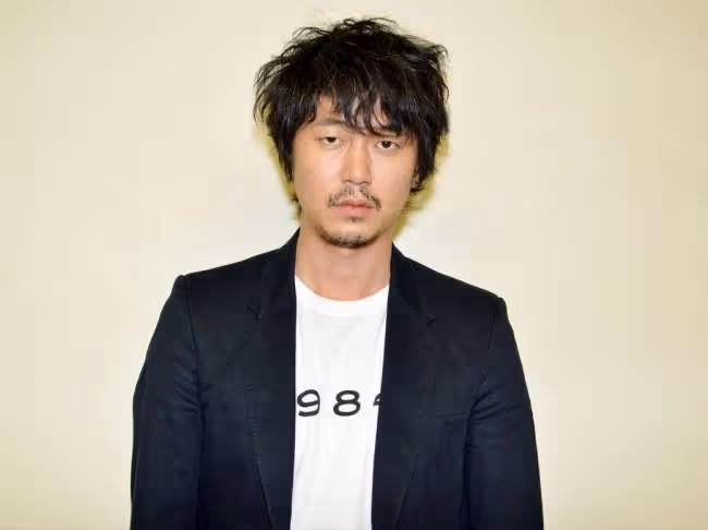 「日本NONO」出獄了　新井浩文性侵按摩師蹲牢4年現蹤