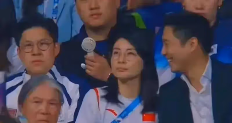 霍啟山巴黎看比賽不忘工作,拜訪國際足聯,和相關領導熱情交流