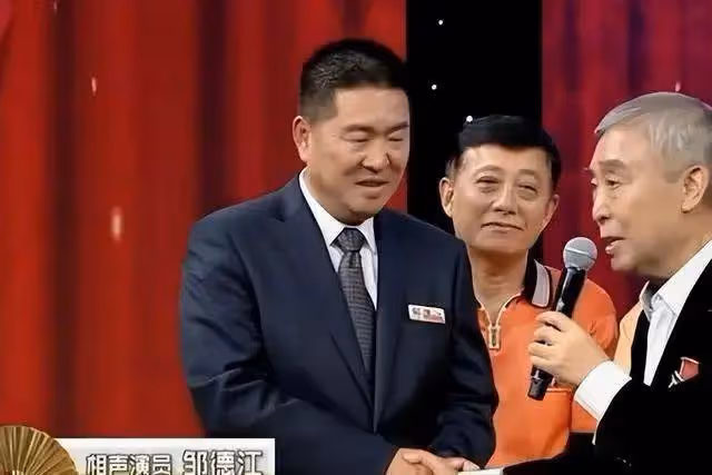 他曾是央視一哥,因一句話得罪趙本山丟了鐵飯碗,時隔多年誰對誰錯一目了然