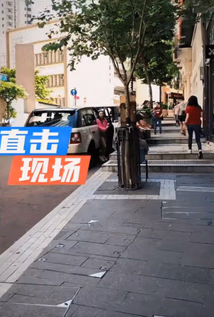 44歲張柏芝罕見露面!帶5歲小兒子現身香港街頭