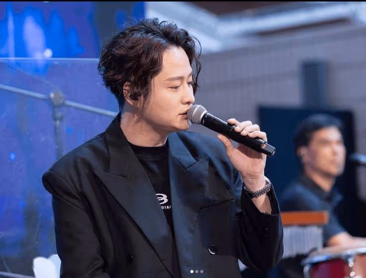 38歲TVB男星突然宣布離巢!入行14年剛上位當男主!女友曾背他偷食男拍檔
