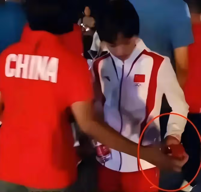 全紅嬋同款拖鞋價格曝光,原來不努力連拖鞋都穿不起,扎心太真實
