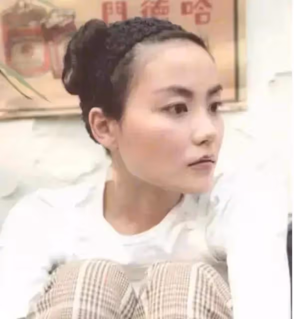 天后王菲離婚兩次,不敢再婚,最放心不下的是57歲依舊單身的親哥