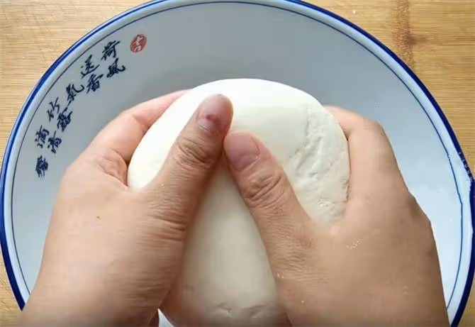 一杯牛奶,一碗麵粉,不用一滴油,教你做奶香白餅,比麵包好吃