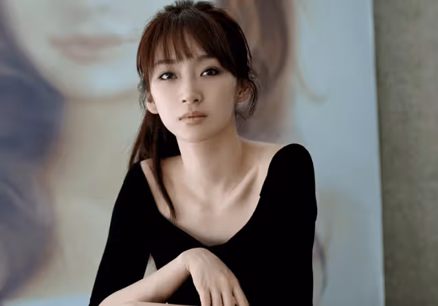 她是康熙後代,一生從不演清宮戲,卻願為劉德華破例一次