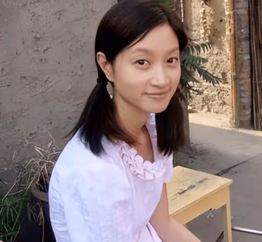 她是最乾淨的女演員,15年來一直沒有紅,可她的丈夫卻是大紅大紫