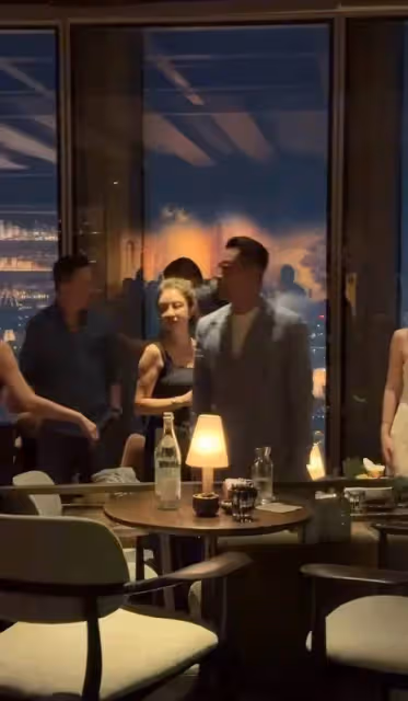 汪小菲攜妻現身廣州聚餐,Mandy典雅大方,夫妻感情甜蜜如初