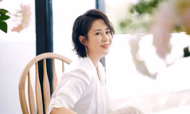 「喜劇一姐」不服輸20年,終於爆了