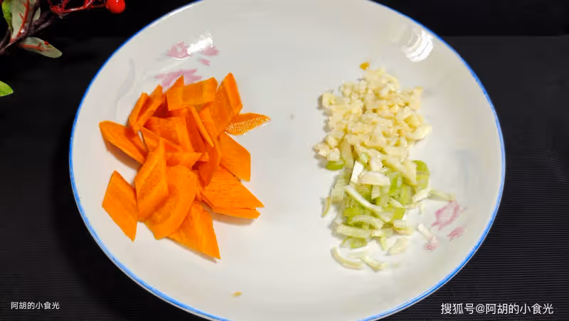 夏天必須吃這菜,沒有為什麼!和牛肉大火炒一盤,一口飯都停不下來、越吃越香