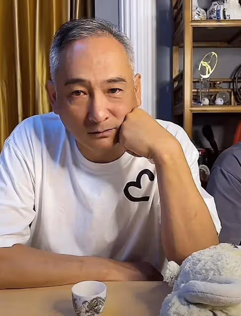 不聊了？謝雷含淚喊話五叔給侯耀華道歉，我師父原諒您我負荊請罪