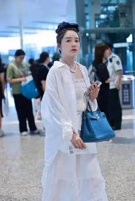 36歲闞清子發福否認懷孕!神似郭碧婷昔日她性感火辣