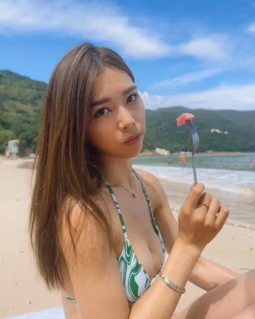 男友被甩後跳樓!27歲狂野港姐被雪藏後現身!被嘲諷不紅待遇差!