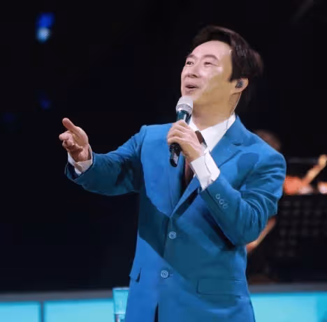費玉清和她睡一個屋,卻被嘲「身體有問題」,費玉清一個舉動讓她淚流滿面