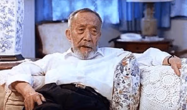 李名煬:師從魯迅,富過李嘉誠,75歲闖娛樂圈拿大獎,他的人生太逆天