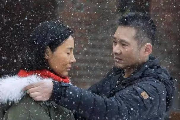 戲裡戲外都娶「德華」,恩愛24年,究竟是有什麼讓他著迷?