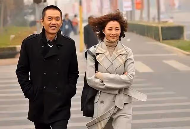 戲裡戲外都娶「德華」,恩愛24年,究竟是有什麼讓他著迷?