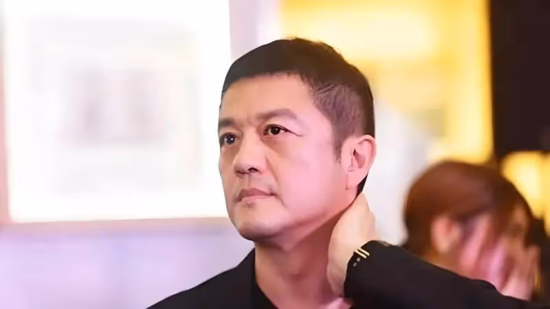 「軟飯男」李亞鵬:拋棄周迅,迷倒王菲,屢次創業,最後一無所有