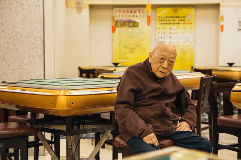 突傳噩耗！105歲香港麻將館大王離世，葬禮所收帛金將捐慈善機構