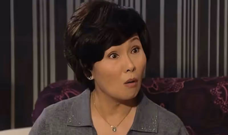 TVB老戲骨退休養病罕露面,耳朵失聰頭髮全白,與老公結婚超50年