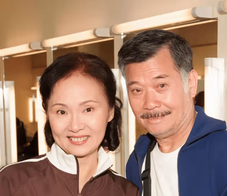 TVB老戲骨退休養病罕露面,耳朵失聰頭髮全白,與老公結婚超50年