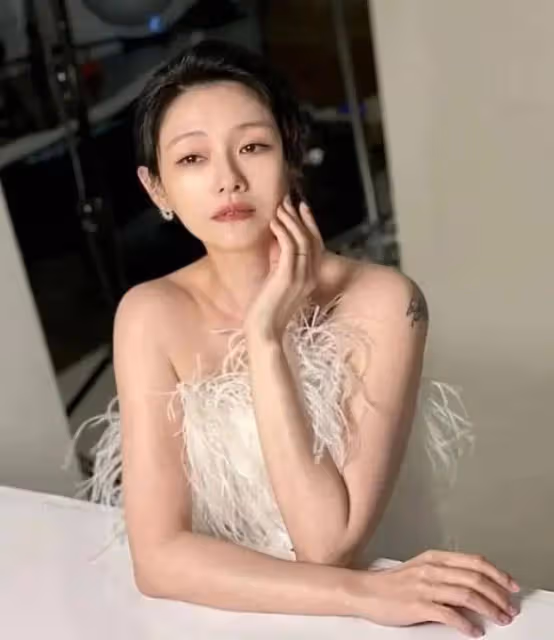 大S又雙叒叕告前夫!為什麼就是不放過汪小菲?看到賈靜雯那一刻,我明白了