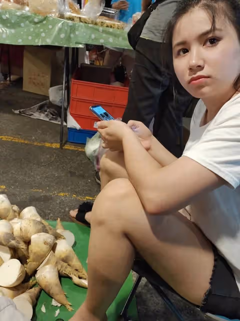 被女友爸媽嫌窮！台男分手3個月「到越南娶妻回來」每天陪擺攤「賺錢都歸他」：只要用心經營，婚姻都會很幸福！