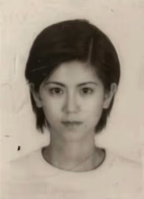 女兒翻出媽媽20年前老照片，驚嘆「乍一看還以為是我自己」，見本尊照後大家懂了