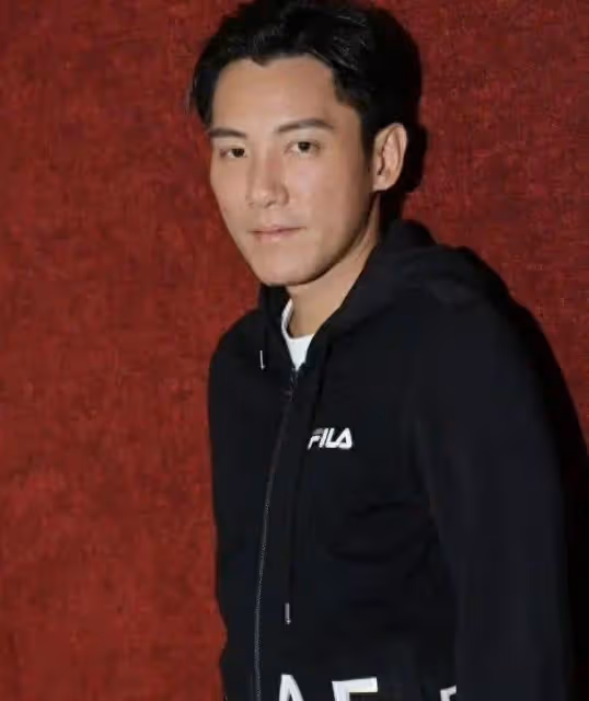 TVB大製作新劇將到歐洲取景!知名男星攜妻同行,稱不願造人會「自宮」