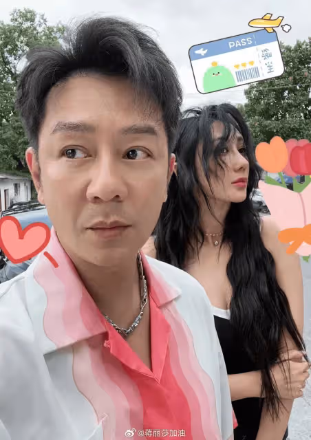 港星陳浩民妻子西班牙度假曬美照!穿比基尼秀身材,卻被批胸下垂
