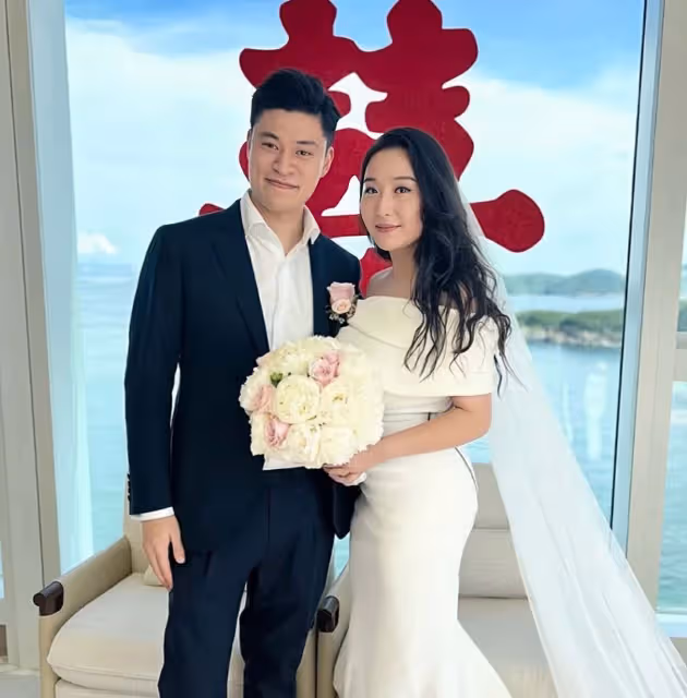 恭喜!知名港星梁家輝大女兒曬照宣布懷孕,上圍變豐滿臨盆在即
