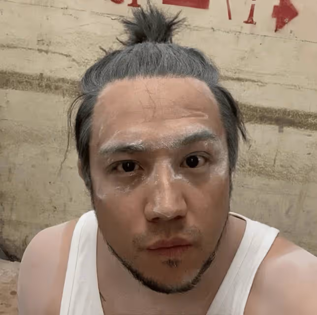 香港男星嘗試復出拍戲，到工地上班太辛苦，因醜聞遭封殺5年