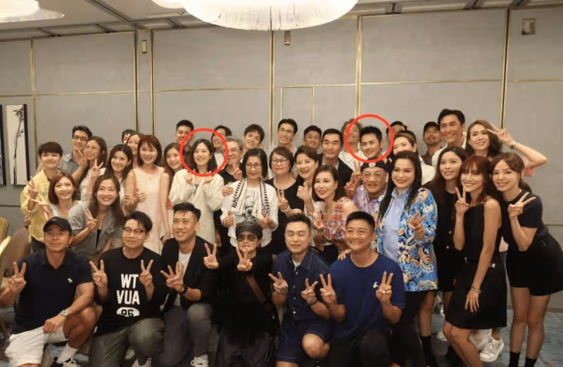 頻傳不和!前TVB花旦與視帝同場零交流?急曬頭貼頭合照闢謠:聊了一晚