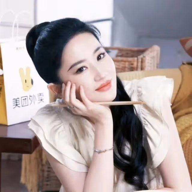 劉亦菲秋奶外賣代言超靚!膚白貌美大長腿性感撩人