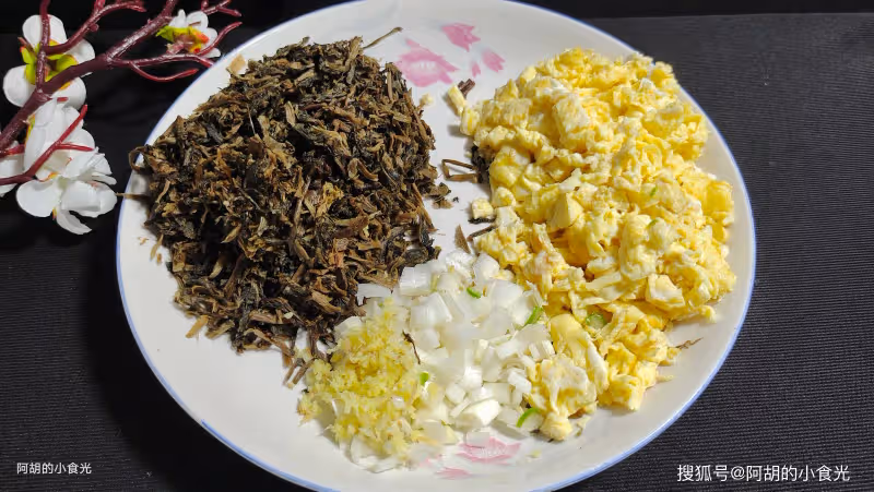 8月可以不吃肉,遇到這素菜使勁吃!蒸包子沒肉一樣香,滿嘴鮮嫩、還不膩