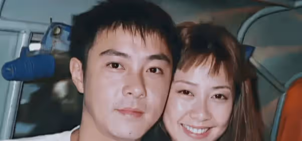因戲生情，戀愛5年結婚，3次婚禮2次流產，恩愛20年後，他們分居了