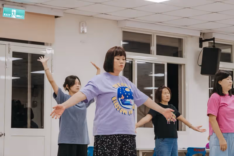 謝幕歌惹金曲歌后吉那淚崩   　溫貞菱、施名帥慌了手腳