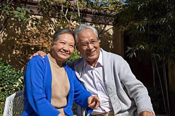 89歲丈夫與84歲妻子手挽手去失婚，積蓄全給阿嬤，阿公叮囑不要讓子女知道令法官心酸：兒女太自私