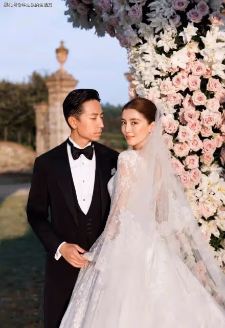 吳千語施伯雄大婚,網友喊話林峰張馨月,過往不體面言論被扒