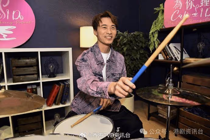 鄭俊弘童年扮哥哥被笑瘀到喊！黃劍文演張國榮主題音樂劇零壓力