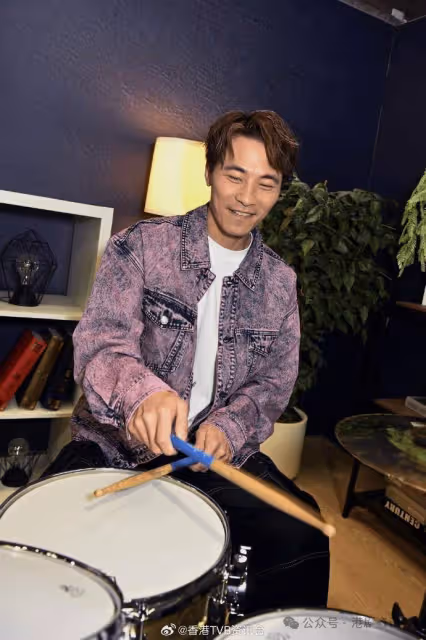 鄭俊弘童年扮哥哥被笑瘀到喊!黃劍文演張國榮主題音樂劇零壓力