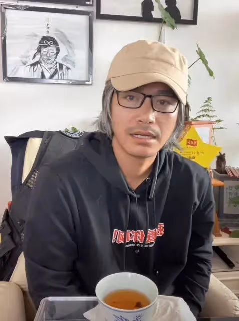 起猛了!周星馳模仿者直播人氣輕鬆破10萬,網友評論兩極分化