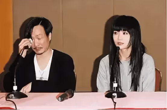 自曝患抑鬱症將赴美治療,香港知名男星提及與頂流前妻婚姻期間不開心