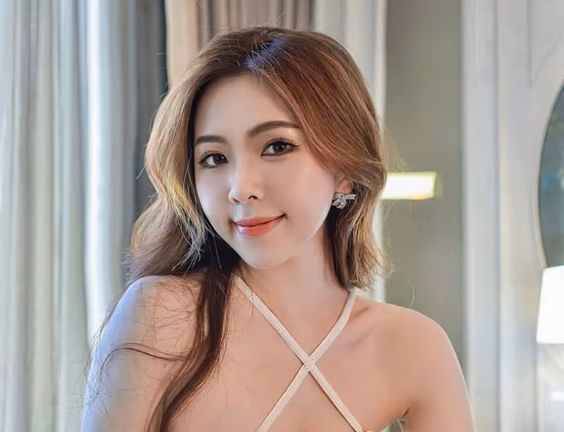 TVB前女星在瑞士結婚,老公對其一見鍾情,因愛美大方承認整容