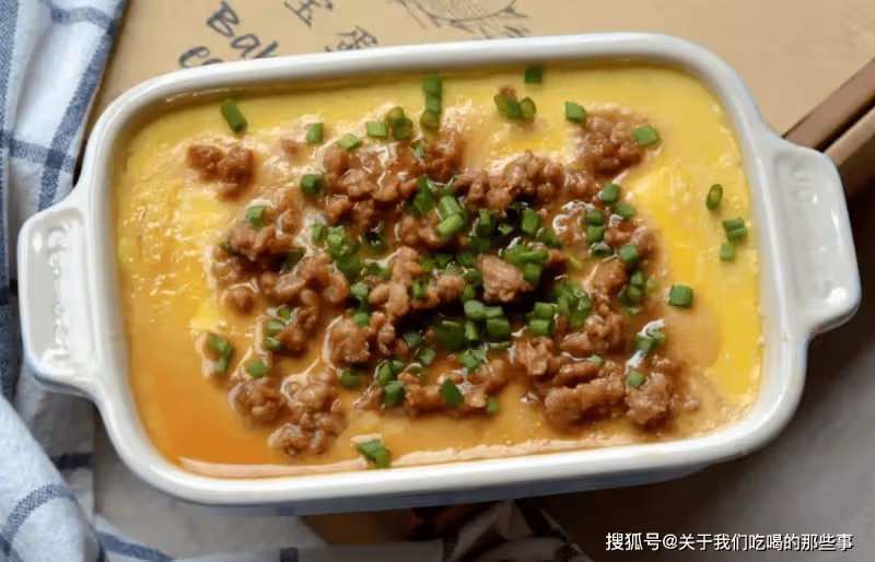 怎樣蒸出滑嫩細膩的雞蛋羹?比例和竅門告訴你,照著做比豆腐還嫩