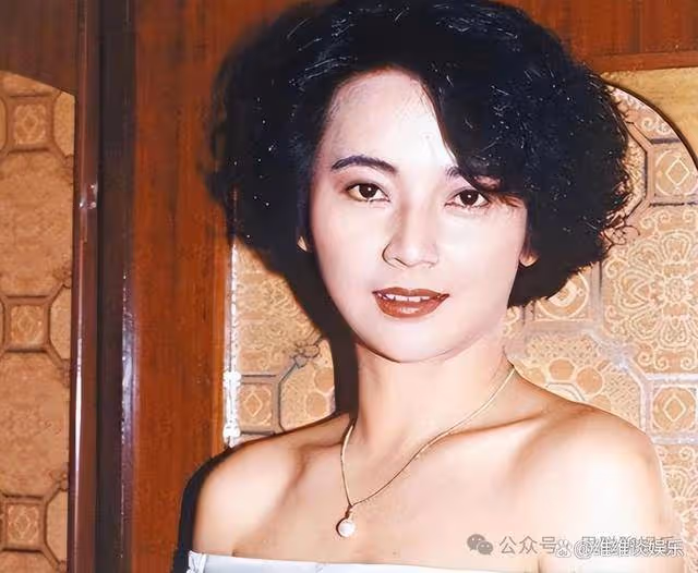 66歲胡慧中的痛:前夫慘死街頭,現任剛出獄,200斤女兒令她擔憂