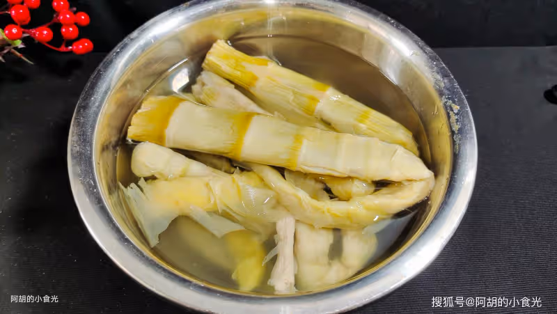 冬瓜和它天生一對,天熱使勁吃!燉一鍋有湯又有菜,清爽不油膩、不失鮮美味道